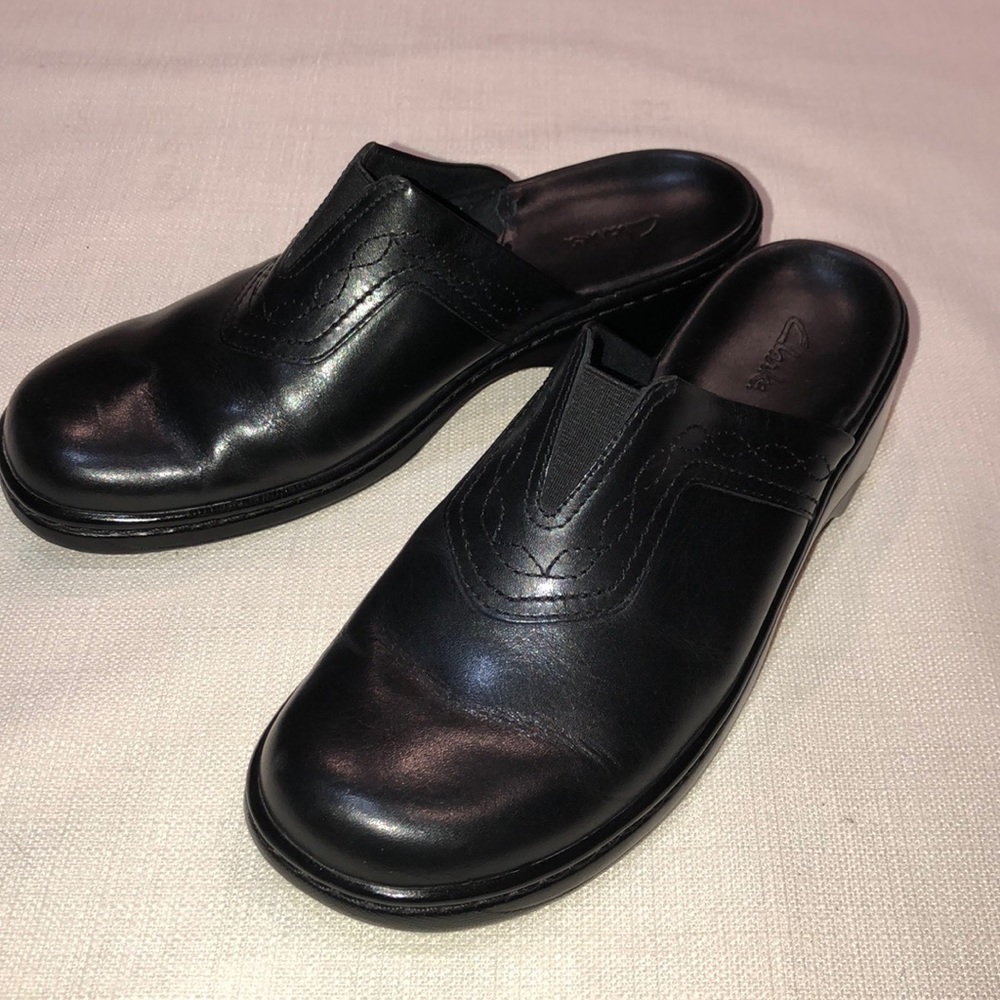 Clarks Women's Black Leather Wedge Mules - Picture 6 of 8